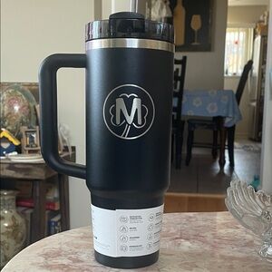 NWT~Stanley 30oz Black Insulated H 2.0 Quencher Tumbler Handle Mug W/Straw